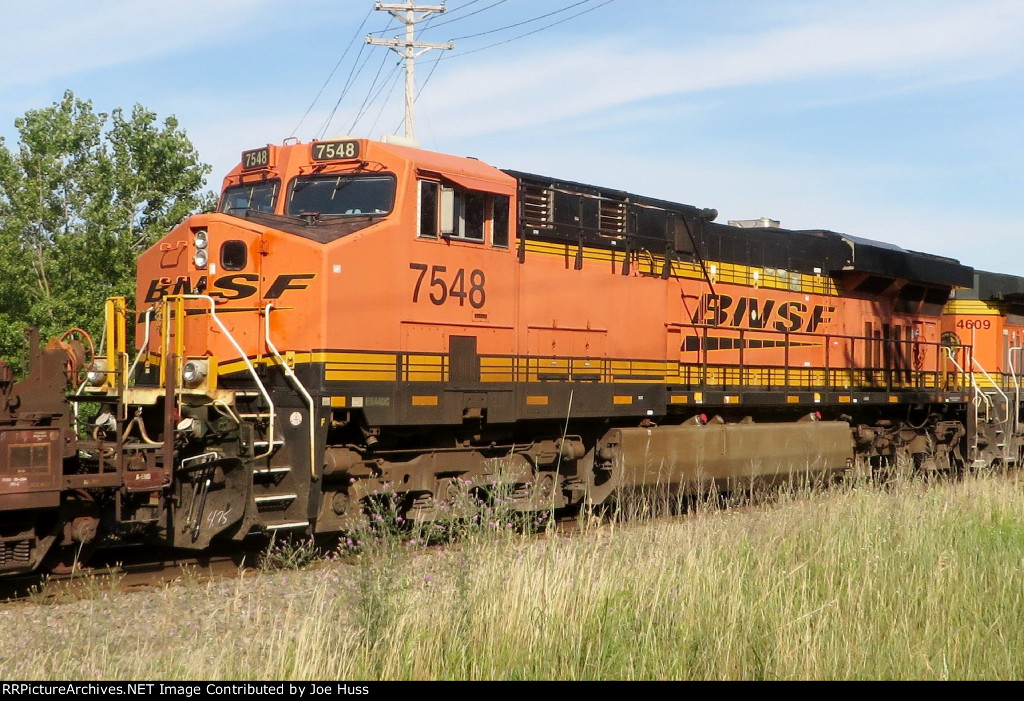 BNSF 7548